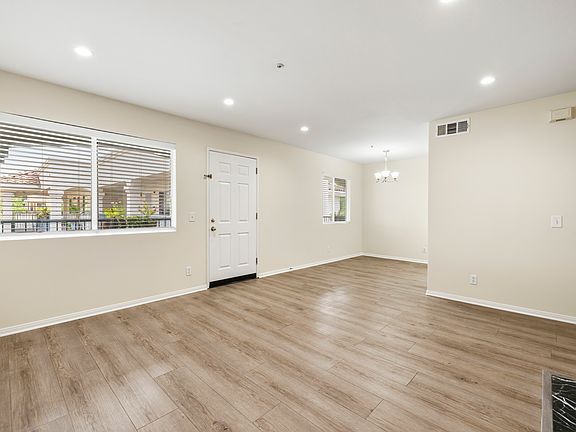 3rd image of 347 W Stocker St Unit 202