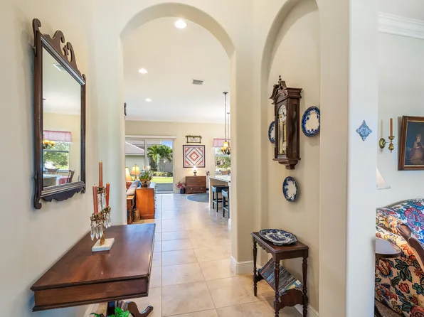 6104 Graysen Square, Vero Beach, FL 32967