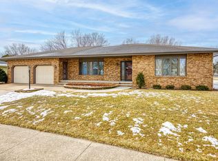 1817 Sherry Ln, Kaukauna, WI 54130