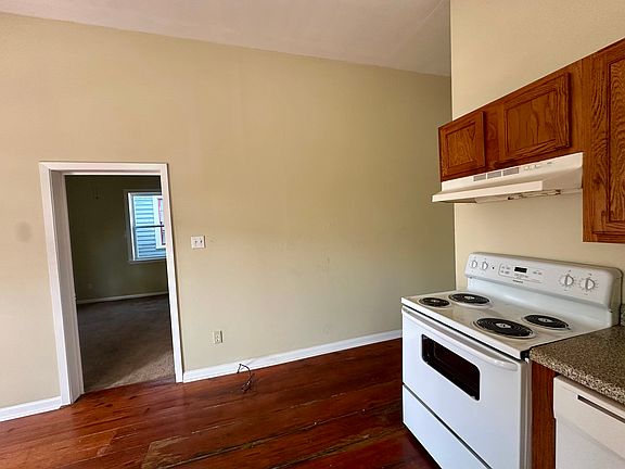 2nd image of 7719 Zimpel St
