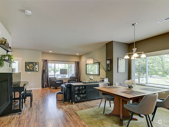 5th image of 4513 Briggs Drive SE