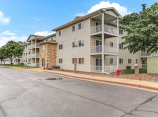875 Bahls Dr APT 109, Hastings, MN 55033