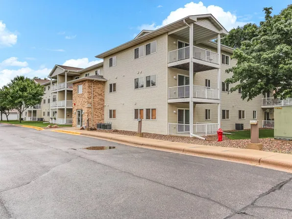 875 Bahls Dr APT 109, Hastings, MN 55033