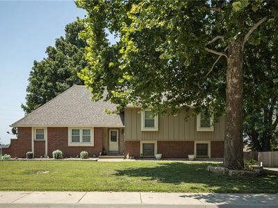 404 S Sunset Ln, Raymore, MO, 64083
