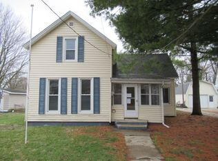 206 S Pine St, Fairmount, IL 61841