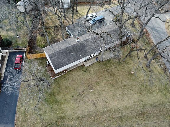 3rd image of 3000 N Lake Park Ave