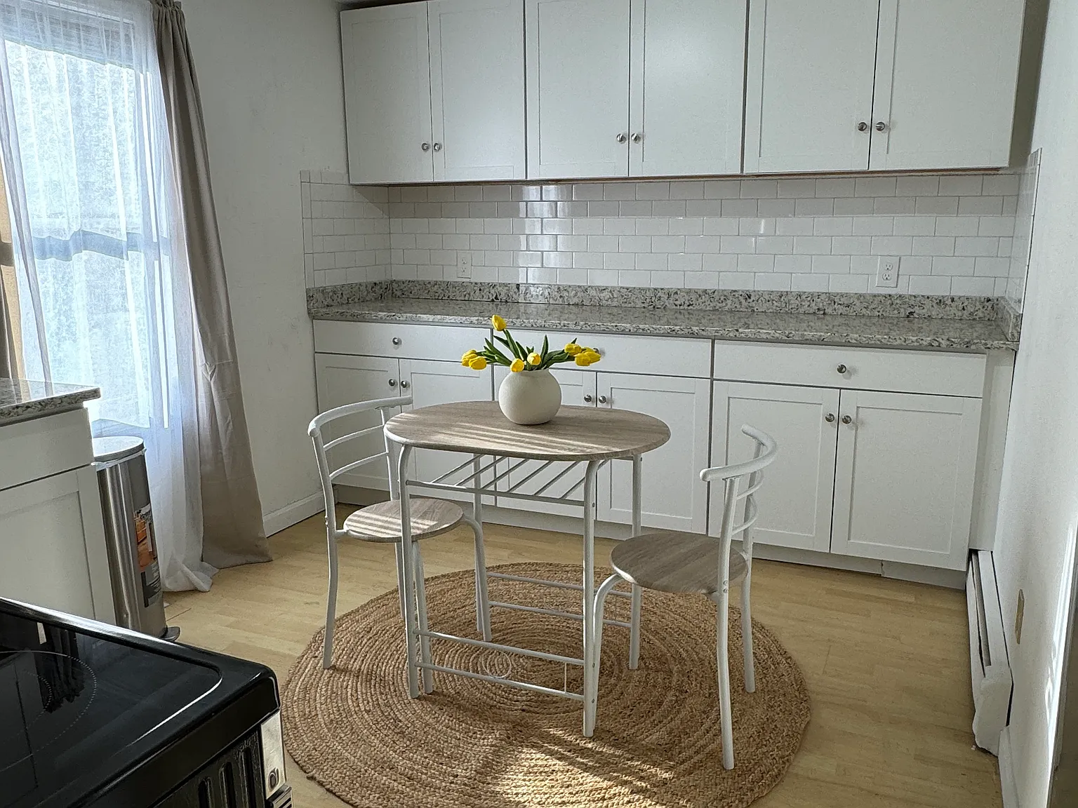2 bed, 1000 sqft, $2,150 — Photo 3