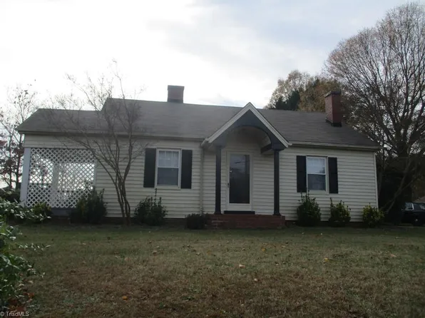 5112 Friendly Rd, Walkertown, NC 27051