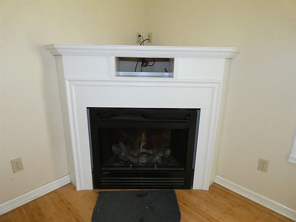 4th image of 119 Sarah Ln