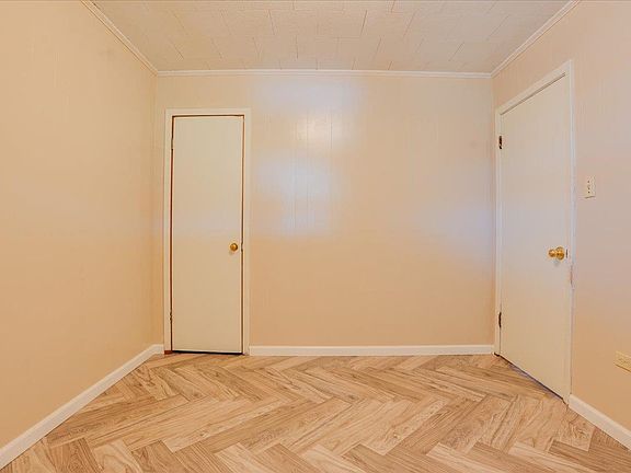 5th image of 536 Hospital Dr