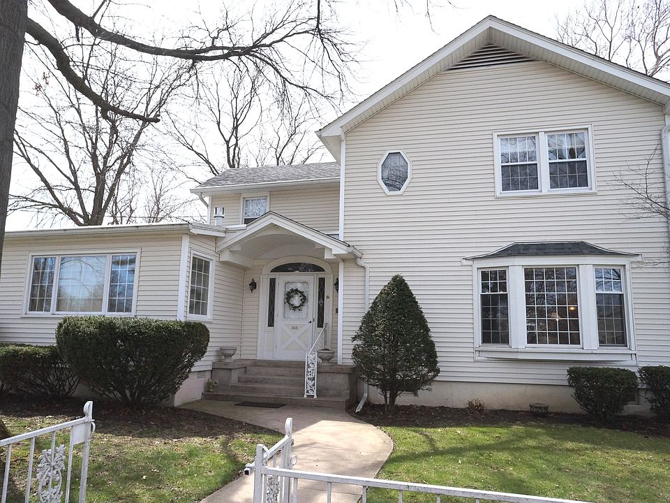 303 S Center St, Geneseo, IL 61254 Zillow