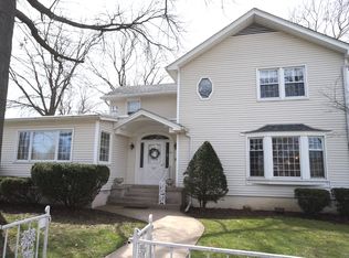 303 S Center St, Geneseo, IL 61254