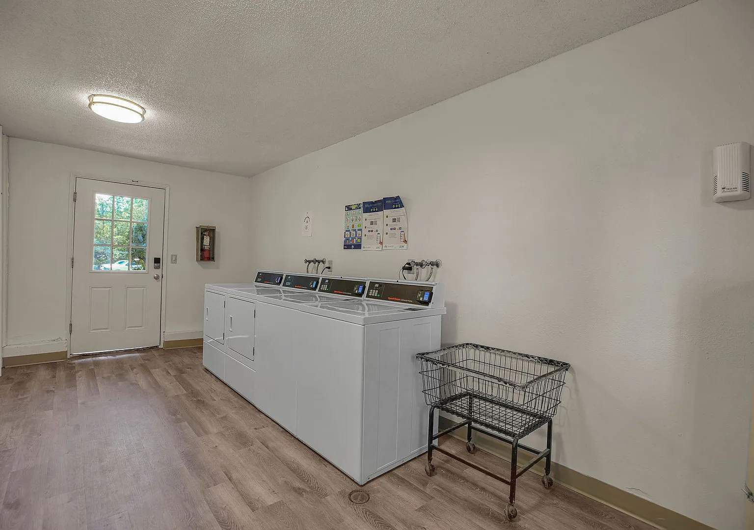 Jamestowne Plaza Apartments — Photo 3
