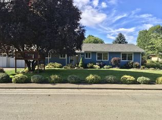 1250 W Hayes St, Woodburn, OR 97071
