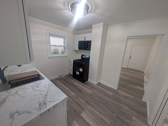 3rd image of 502 S 34th St