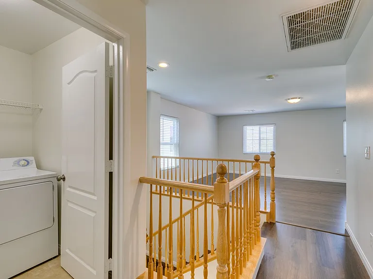8660 Painted Horseshoe St — Photo 36