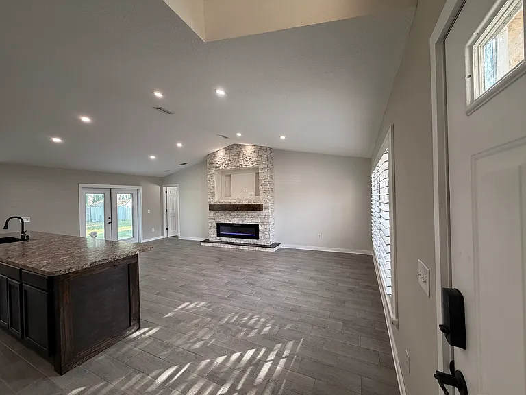 31 N Pizarro Point — Photo 3