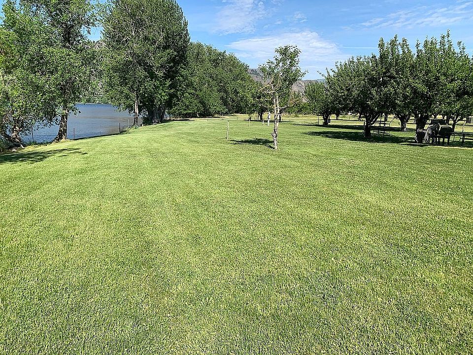 1st image of 7 Lake House Ln