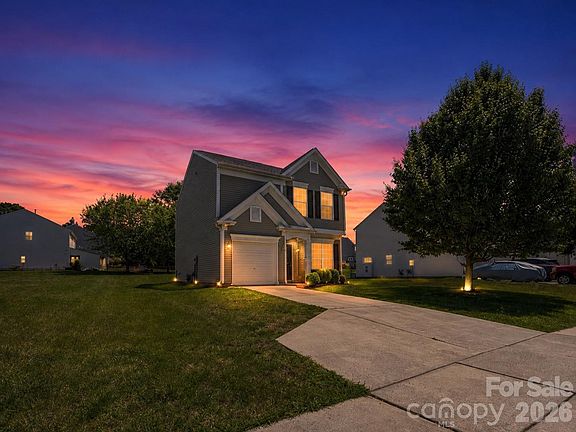 3rd image of 10410 Roundleaf Dr