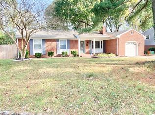 116 Glade Rd, Newport News, VA 23606