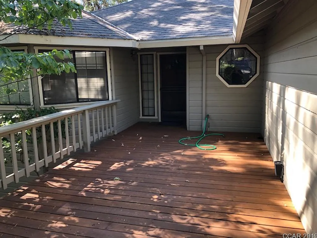 1400 Sandalwood Dr photo 1