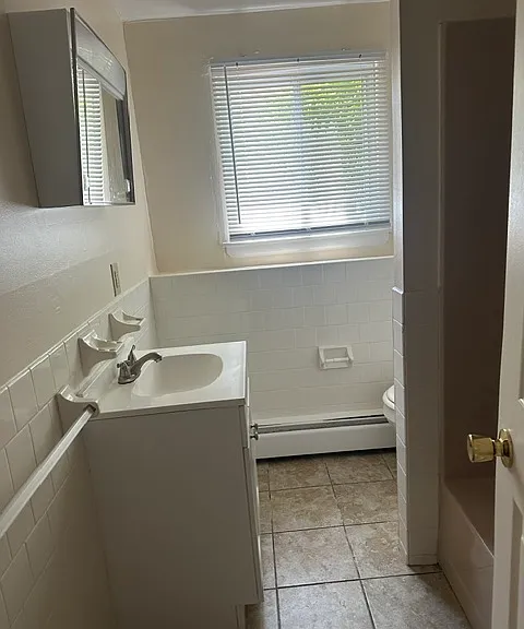 2060 Warwick Ave #2 — Photo 5