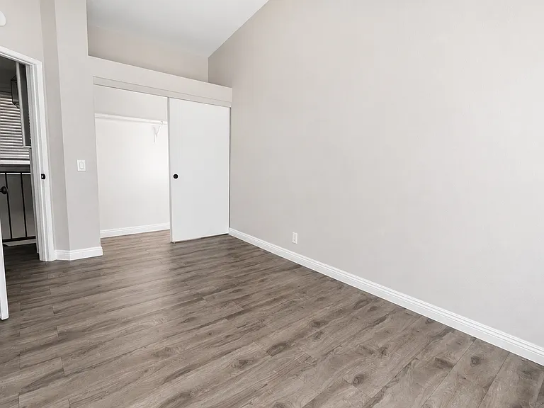 1112 S Cypress Ave #30 — Photo 8