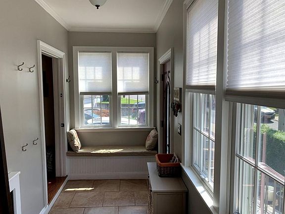 4th image of 60 Morgan St