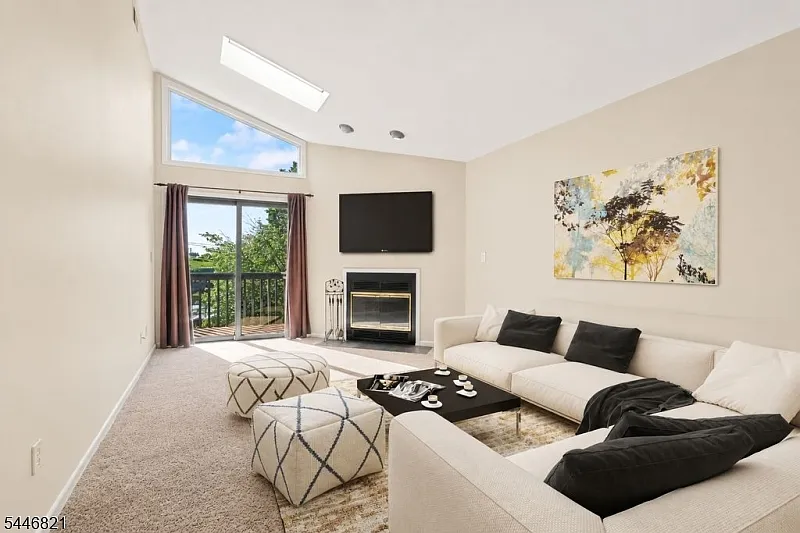 2 bed, 2.0 bath, $2,800 — Photo 4