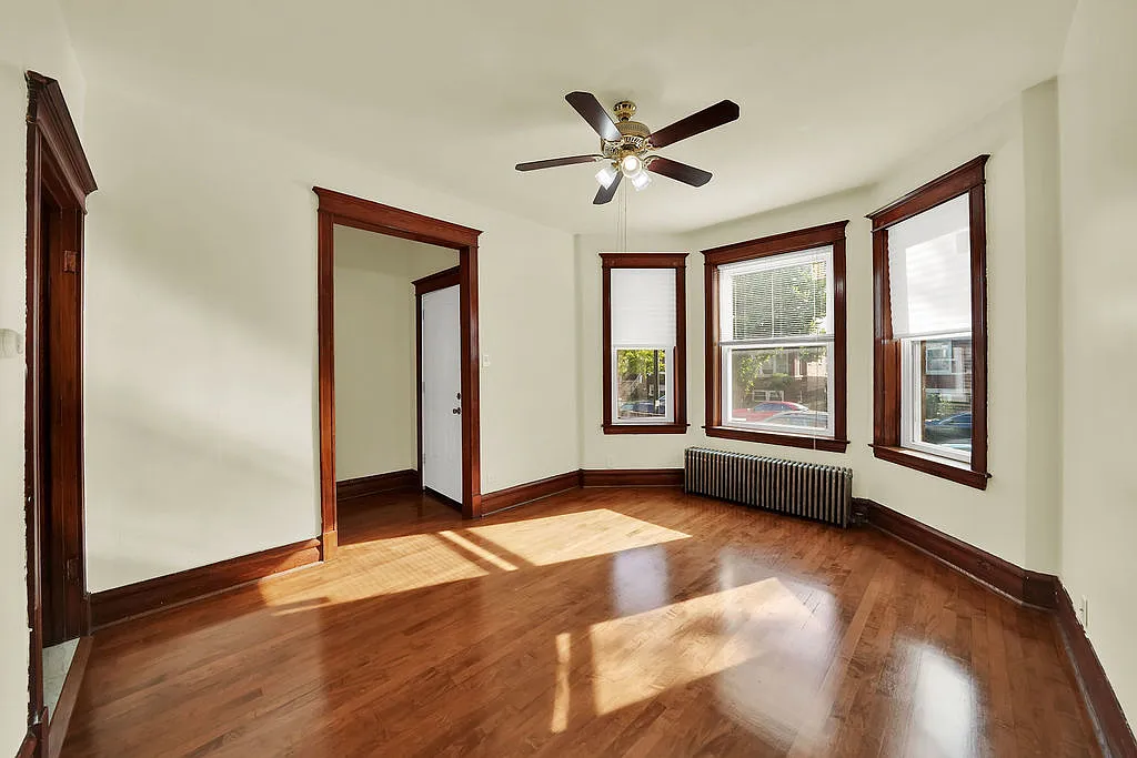2 bed, 1000 sqft, $1,500 — Photo 2