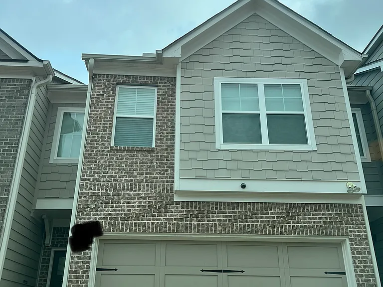 2724 SW Kemp Ct — Photo 1