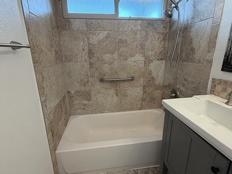 724 James St #D — Photo 7