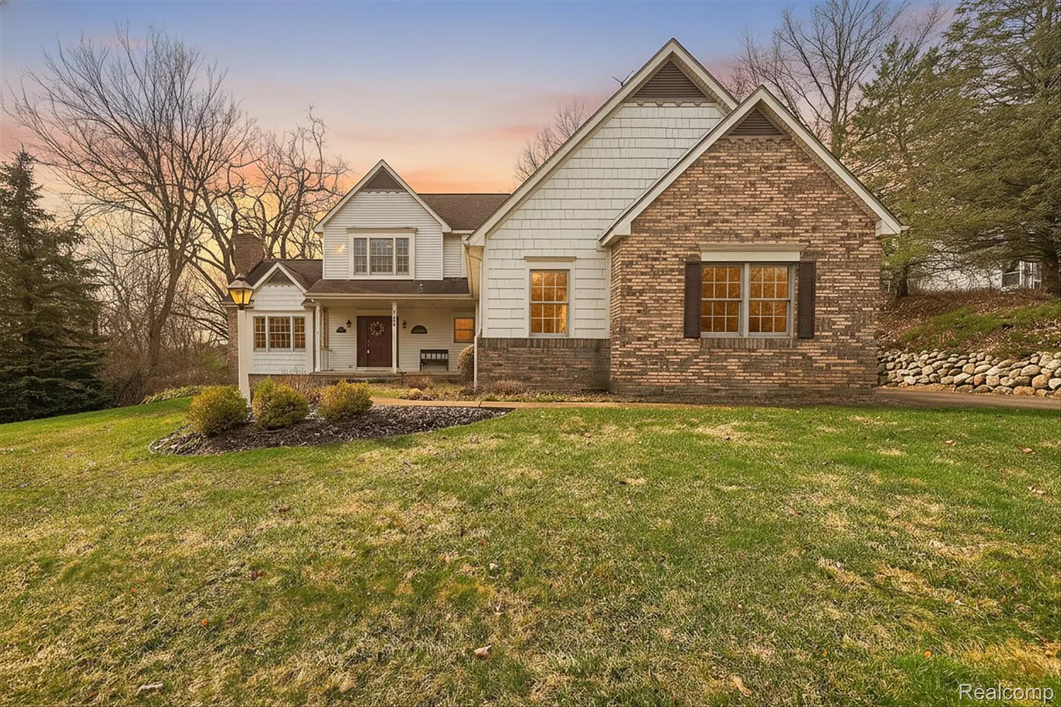 7798 Lee Rd photo 1