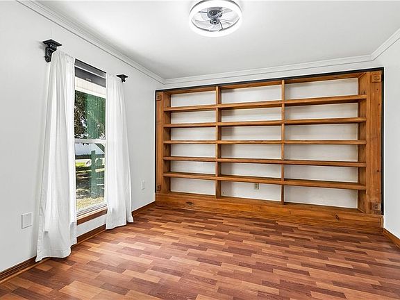 4th image of 516 1/2 Oak Rd