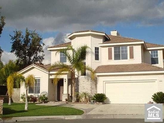 2nd image of 1221 Hampton Ct
