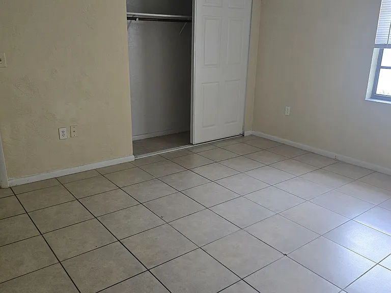 2440 S Palmetto Ave #D — Photo 8
