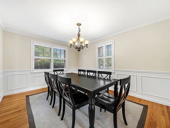 2nd image of 17 Russell Rd