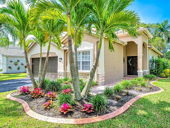 2nd image of 4035 Palm Pl