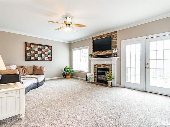 5th image of 43 Worthington Ct