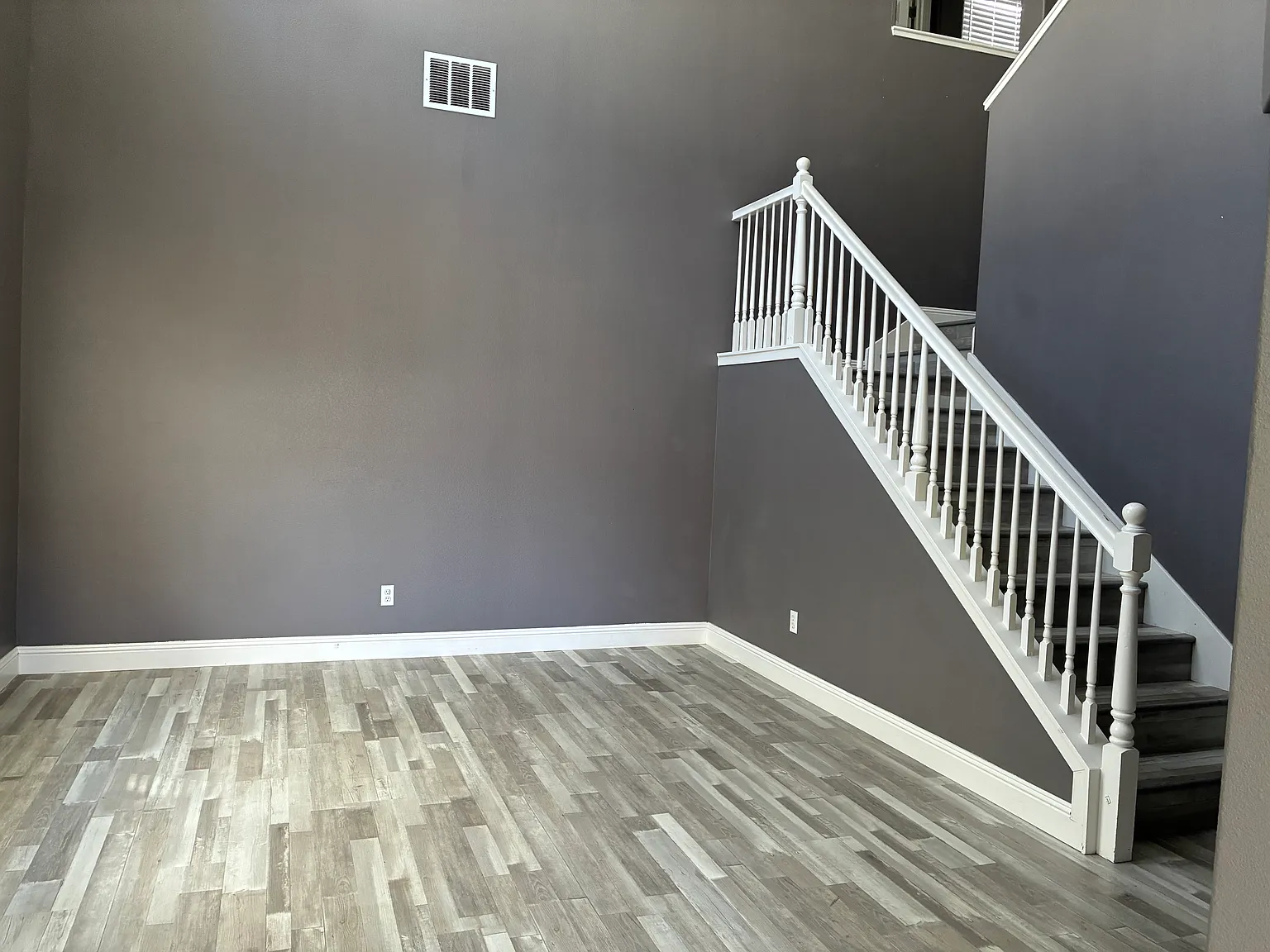 4 bed, 2.5 bath, 2129 sqft, $3,900 — Photo 2