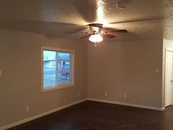 3rd image of 2214 W Juniper St