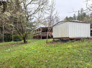 225 Doraleen Ln, Glide, OR 97443