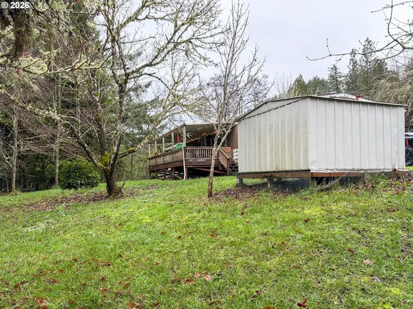 225 Doraleen Ln, Glide, OR 97443