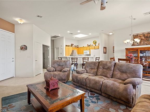 5th image of 361 Cascade Mist Ave