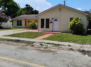 57 SE 12th St, Dania, FL 33004