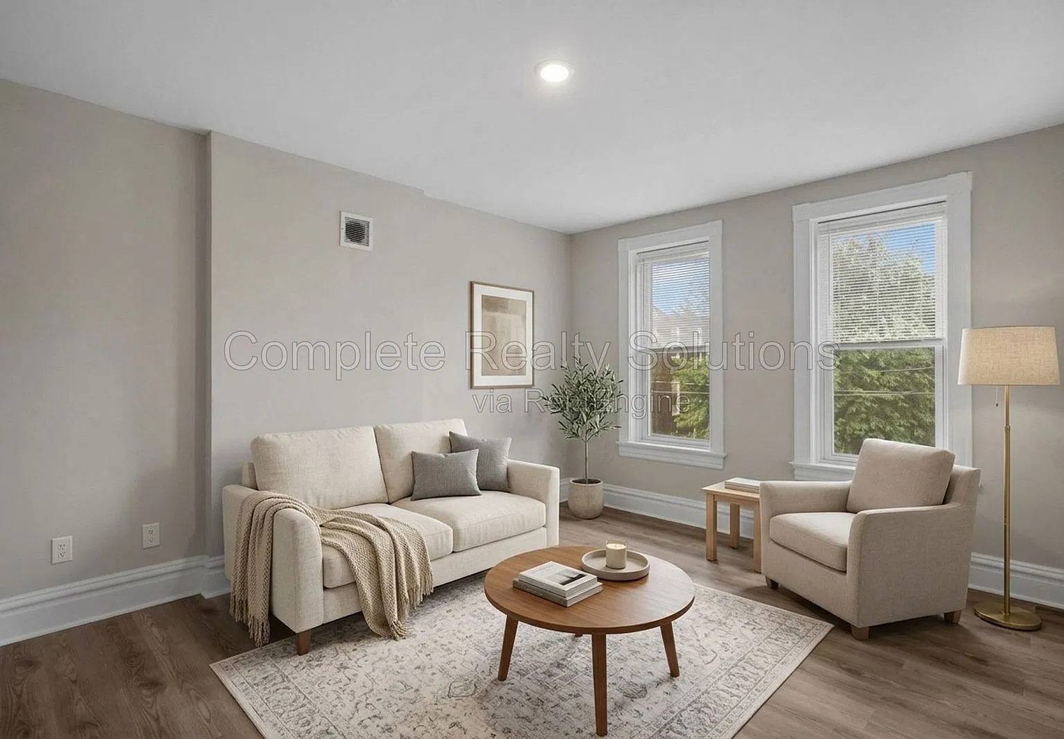 2 bed, 1.0 bath, 925 sqft, $1,095 — Photo 1
