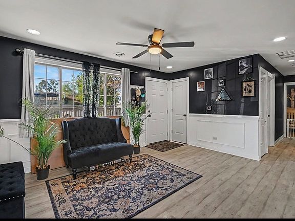 4th image of 9224 Magnolia Ave