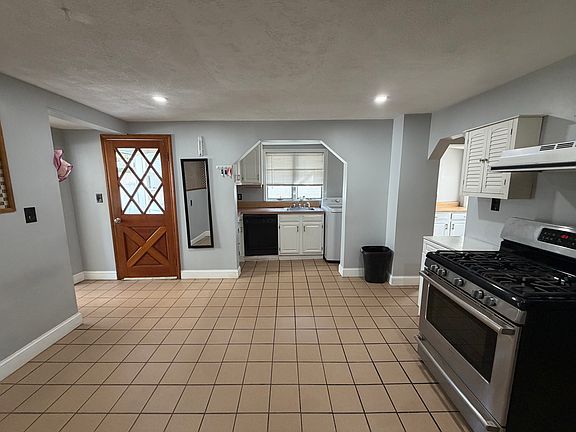 5th image of 218 Riverside Ave #218