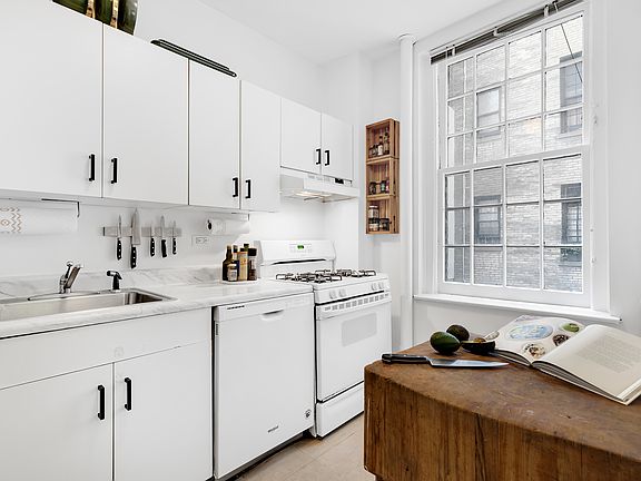 4th image of 171 W 12th St APT 1D