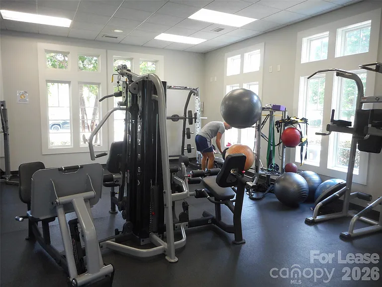 5860 Glassport Ln — Photo 29